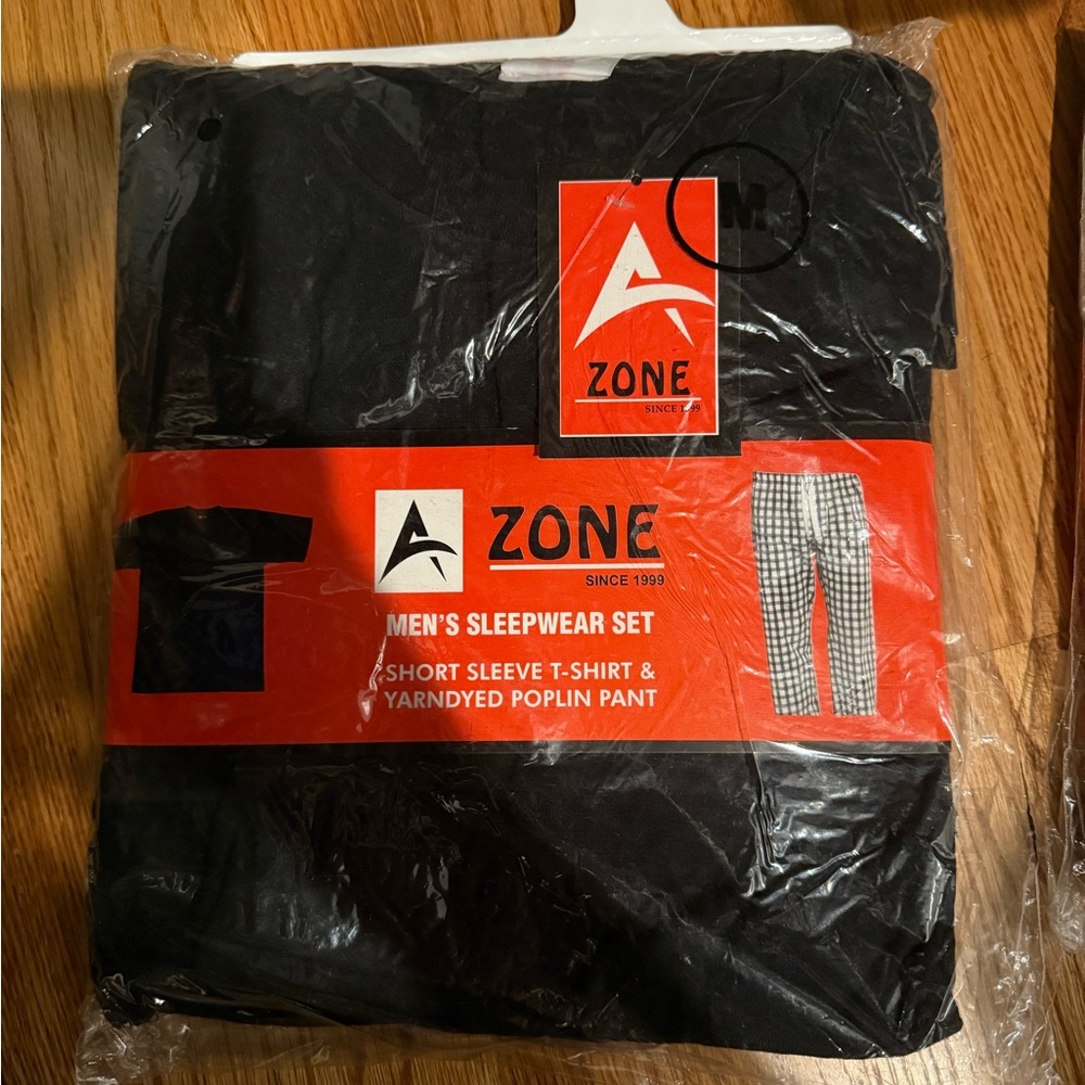 Zone Men's Black Sleepwear Set